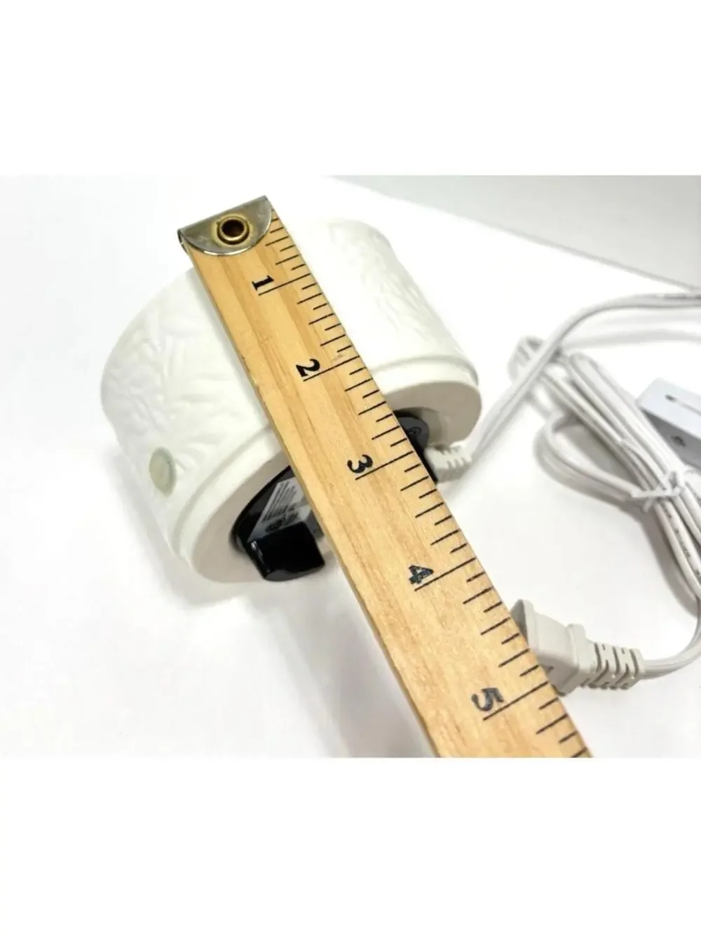 White Electric Wax Warmer Plug-In with On/Off Rotating Dial Switch New